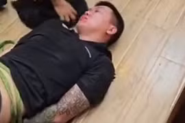 Kẻ gian nấp trong nhà tắm, chờ chủ nhà ngủ rồi lao vào bóp cổ