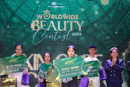 Ba sinh viên xuất sắc đoạt giải vàng cuộc thi làm đẹp tiêu chuẩn quốc tế