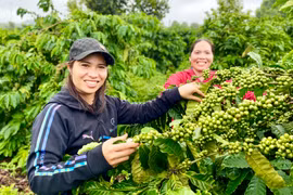 Puih H’Anen làm giàu từ mô hình kinh tế tổng hợp