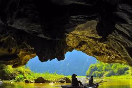 Độc đáo hệ thống hang động xuyên thủy ở Tam Cốc-Bích Động