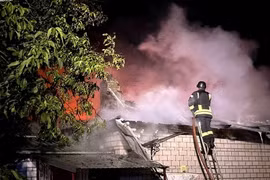 Nga không kích thủ đô Kyiv, Ukraine phóng tên lửa tấn công vùng Kursk