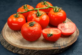 Cà chua rất tốt nhưng nấu chín hay uống nước ép tốt hơn?