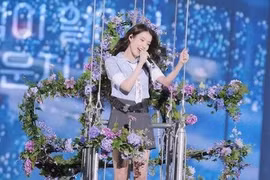 IU lập kỷ lục với buổi diễn solo thứ 100