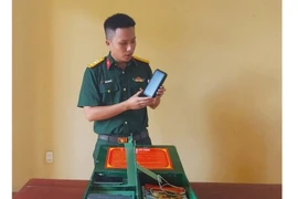 Sĩ quan chính trị đam mê nghiên cứu khoa học