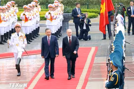 Chủ tịch nước Tô Lâm chủ trì lễ đón chính thức Tổng thống Nga Vladimir Putin