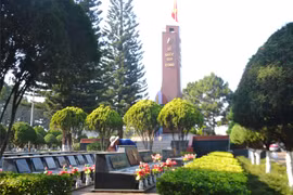 Tháng ba viếng Nghĩa trang Liệt sĩ huyện Chư Sê