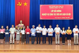 Chủ động nắm bắt, định hướng dư luận xã hội