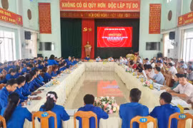 Chủ tịch UBND huyện Chư Prông đối thoại với thanh niên