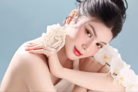 'Ngọc nữ bolero' Lily Chen khoe nhan sắc quyến rũ, lên chức bà chủ tuổi 29