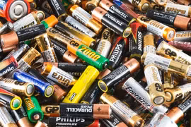 Pin đắt tiền có thực sự tốt hơn?