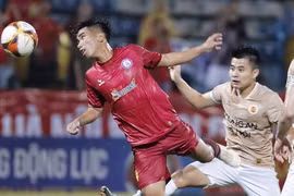 Đánh bại Khánh Hòa trong trận 'thủy chiến', CLB CAHN đòi lại ngôi nhì bảng từ… Bình Dương