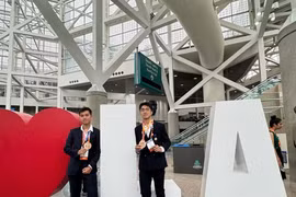 Thi Khoa học Kỹ thuật quốc tế: Vượt 1.700 dự án từ 64 quốc gia, học sinh Việt Nam đoạt giải nhì