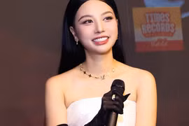 Giọng ca 'ngậm kẹo' gây sốt mạng xã hội Phượng Vũ tái xuất