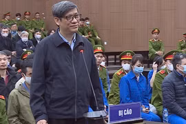 Cựu bộ trưởng Y tế Nguyễn Thanh Long tiếp tục hầu toà