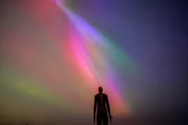 Cực quang huyền ảo ở bắc bán cầu khi bão Mặt Trời tấn công Trái Đất