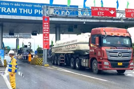 Bộ GTVT đề nghị miễn phí đường bộ cho xe cứu trợ bão, lụt