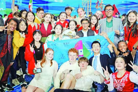 Nữ sinh Việt tỏa sáng ở xứ tỷ dân