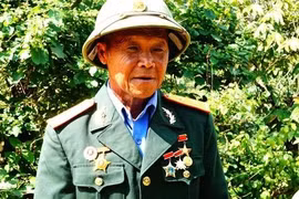 Tìm lại những anh hùng: Vàng A Sình trên đỉnh Ngài Chồ