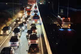 Tai nạn liên hoàn giữa xe khách và ba ôtô trên cao tốc Phan Thiết-Dầu Giây