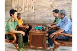 Thiếu tá Trần Xuân Hoàng hết mình vì buôn làng