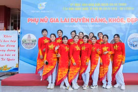 Những bông hoa trên đá