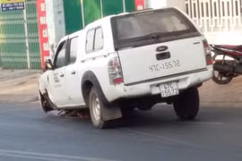 Nữ công nhân quét rác bị ô tô tông trọng thương