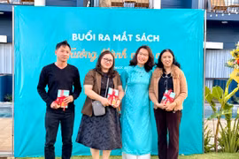 Tác giả Tạ Ngọc Điệp ra mắt tập sách “Trưởng thành cùng con”