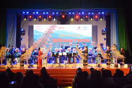 “Suối đàn t’rưng”: Trọn tình yêu với Tây Nguyên 