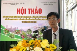 Ông Trần Xuân Khải-Chi cục trưởng Chi cục Trồng trọt và Bảo vệ thực vật tỉnh phát biểu tại Hội thảo.