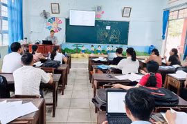 Chư Prông tập huấn dạy học chương trình xóa mù chữ