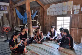 Tập huấn về tuyên truyền, phổ biến pháp luật và bài trừ hủ tục lạc hậu 