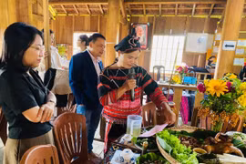 Kbang: Trao chứng chỉ nghề du lịch cộng đồng cho 30 học viên Bahnar