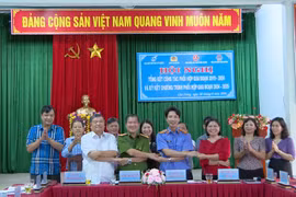 4 cơ quan huyện Chư Prông ký kết chương trình phối hợp bảo vệ phụ nữ và trẻ em gái 