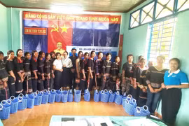 Phụ nữ dân tộc thiểu số Chư Sê bảo vệ môi trường