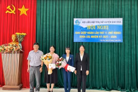 Đak Đoa: Trao kỷ niệm chương “Vì sự phát triển của Phụ nữ Việt Nam” cho 2 cá nhân