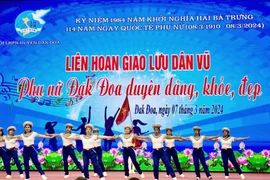 300 hội viên phụ nữ Đak Đoa tham gia liên hoan dân vũ 