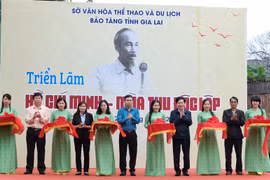 Gia Lai: Khai mạc triển lãm “Hồ Chí Minh-Mùa thu độc lập”