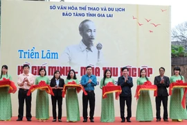 Gia Lai: Khai mạc triển lãm “Hồ Chí Minh-Mùa thu độc lập”