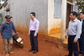 Cục trưởng Cục Thú y kiểm tra phòng-chống bệnh dại tại Chư Sê và Đức Cơ