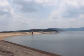 Điều chỉnh đầu tư xây dựng các hồ chứa và hệ thống kênh mương thủy lợi