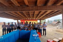 Sở Nông nghiệp và PTNT kết nghĩa với thôn 5 xã Pờ Tó 