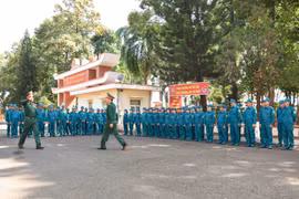 Công ty 715 huấn luyện, giáo dục chính trị cho chiến sĩ, lực lượng tự vệ, người lao động