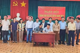 Ia Grai và Chư Sê khen thưởng 30 tập thể, cá nhân có thành tích trong bảo vệ an ninh Tổ quốc