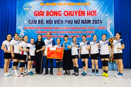 Hội Liên hiệp Phụ nữ phường Đống Đa đạt giải nhất Giải bóng chuyền hơi