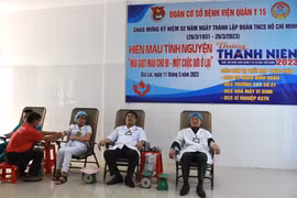 120 người tham gia hiến máu tình nguyện do Đoàn cơ sở Bệnh viện Quân y 15 tổ chức 