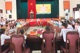 Đại biểu HĐND huyện Chư Păh tiếp xúc, đối thoại với trẻ em