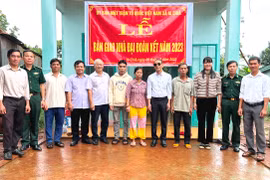 Ia Grai: Bàn giao nhà “Đại đoàn kết” cho gia đình bà Ksor Pen