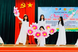 Chư Sê: Hội thi tiếng hát Hoa phượng đỏ