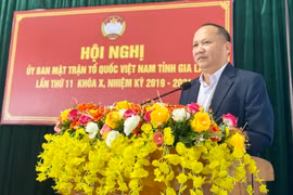 Phó Bí thư Tỉnh ủy Rah Lan Chung: Tiếp tục thực hiện có hiệu quả cuộc vận động về thay đổi nếp nghĩ, cách làm 