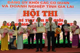 Thí sinh Lê Văn Thuận-Đảng bộ Sở Giáo dục và Đào tạo đạt giải nhất tại hội thi